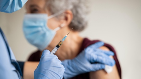 Vaccine trial review finds that future vaccine trials must include care home residents vaccination_vaccine_needle_16x9_shutterstock_1852862008.jpg